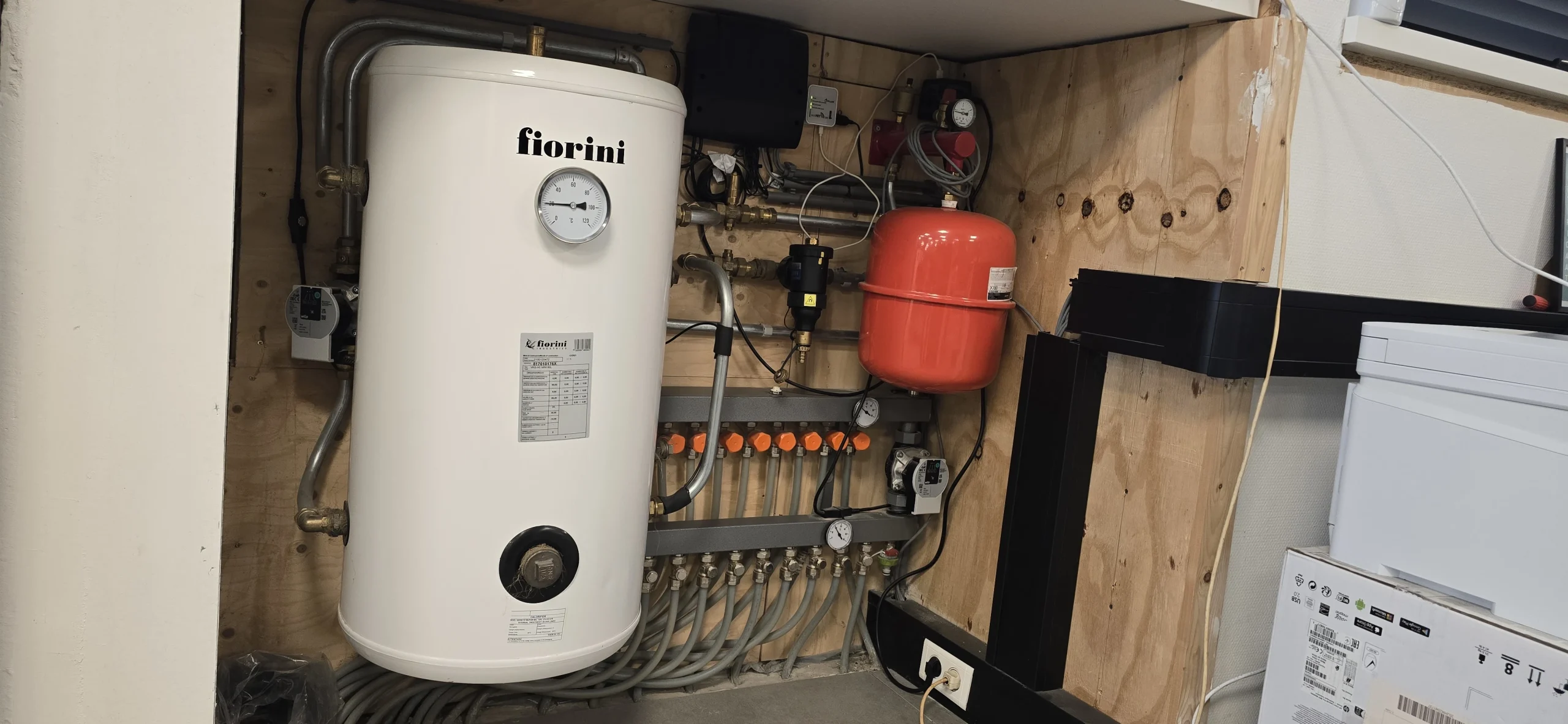 Airwell buitenunit bij de showroom